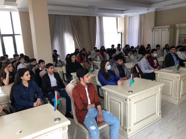 Xidmət Sahələri üzrə Sumqayıt Dövlət Peşə Təhsil Mərkəzinin tələbələri "Depressiya və onun sosial-psixoloji səbəbləri" adlı təlimdə - FOTO