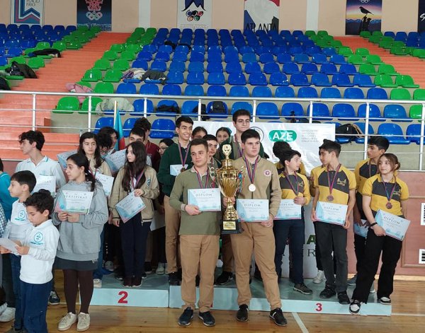 Sumqayıtda Aprel şəhidlərinin əziz xatirəsinə həsr olunmuş şahmat turniri başa çatıb - FOTO