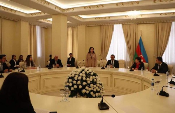 Sumqayıtda “Ulu Öndər Heydər Əliyev irsinin təbliği” mövzusunda dəyirmi masa keçirilib -FOTO Sumqayıtda “Ulu Öndər Heydər Əliyev irsinin təbliği” mövzusunda dəyirmi masa keçirilib -FOTO