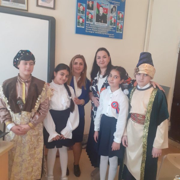  Sumqayıtın bu liseyində Şuşa şəhərinin əsasının qoyulmasının 270 illiyinə həsr olunmuş tədbir keçirilib - FOTOLAR