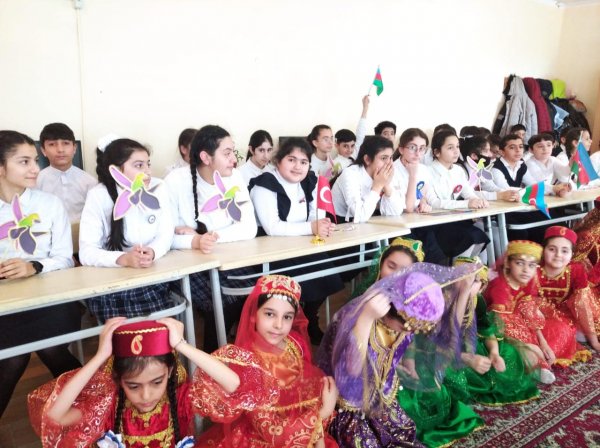  Sumqayıtın bu liseyində Şuşa şəhərinin əsasının qoyulmasının 270 illiyinə həsr olunmuş tədbir keçirilib - FOTOLAR