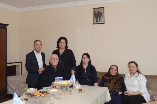Sumqayıtda Milli Qəhrəman Şükür Həmidovun ailəsi ziyarət olunub - FOTO
