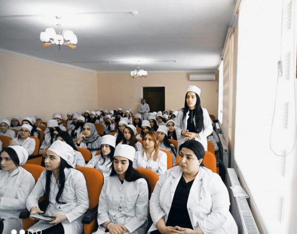 Sumqayıtda  “İnsan alveri və qadın zorakılığına qarşı mübarizə” mövzusunda maarifləndirici görüş keçirilib - FOTO