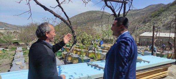 Deputat Müşfiq Məmmədli Xızıda seçicilərin problemləri ilə maraqlanıb - FOTO