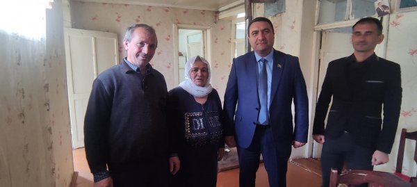Deputat Müşfiq Məmmədli Xızıda seçicilərin problemləri ilə maraqlanıb - FOTO