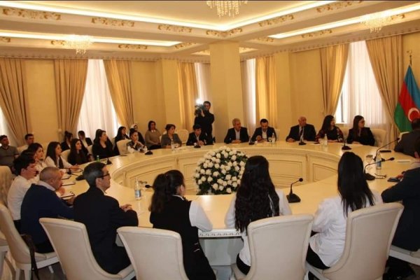 Sumqayıtda  "Vətən Sevgisinin Qələbəsi" adlı dəyirmi masa keçirilib -FOTOLAR