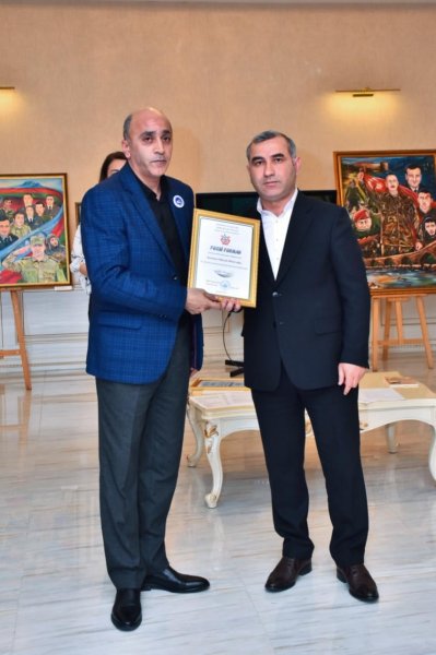 Sumqayıtda peşəkar rəssamların “İz” adlı yaradıcılıq sərgisi keçirilib - FOTOLAR