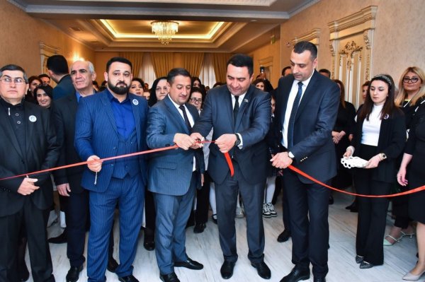 Sumqayıtda peşəkar rəssamların “İz” adlı yaradıcılıq sərgisi keçirilib - FOTOLAR