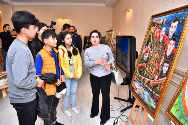 Sumqayıtda peşəkar rəssamların “İz” adlı yaradıcılıq sərgisi keçirilib - FOTOLAR