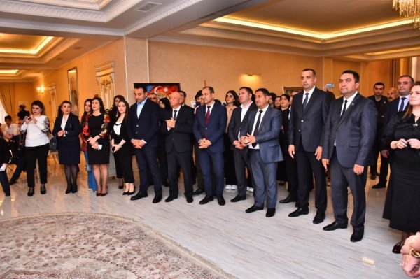 Sumqayıtda peşəkar rəssamların “İz” adlı yaradıcılıq sərgisi keçirilib - FOTOLAR