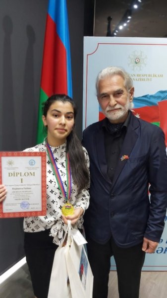 Xızılı gəncin rəsm əsəri müsabiqədə birinci yerə layiq görülüb - FOTO
