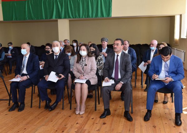 Zakir Fərəcov Corat qəsəbəsində vətəndaşların problemlərini dinlədi - FOTO