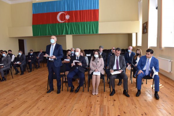 Zakir Fərəcov Corat qəsəbəsində vətəndaşların problemlərini dinlədi - FOTO