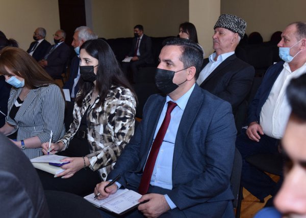 Zakir Fərəcov Corat qəsəbəsində vətəndaşların problemlərini dinlədi - FOTO