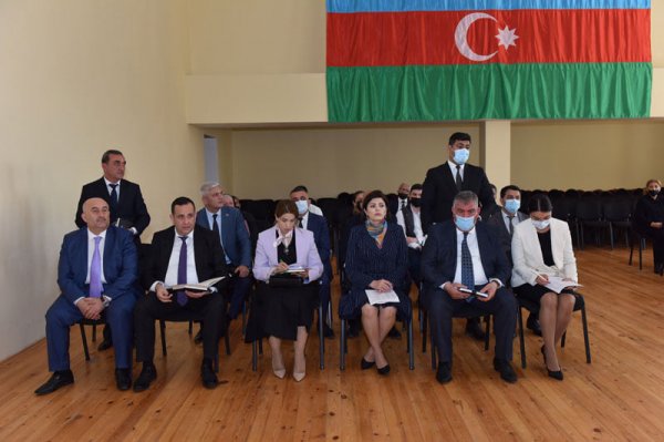 Zakir Fərəcov Corat qəsəbəsində vətəndaşların problemlərini dinlədi - FOTO