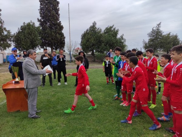 Sumqayıtlı yeniyetmələr çempion oldular - FOTO