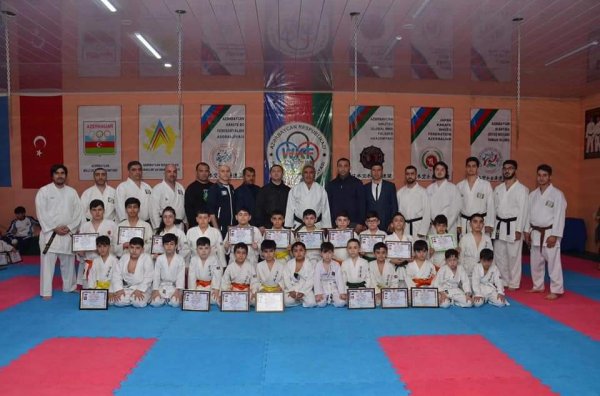 Milli Karate Federasiyasının prezidenti Yaşar Bəşirov Sumqayıtda karateçilərlə görüş keçirib -FOTOLAR