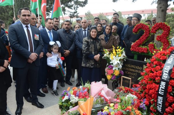 Sumqayıtda Vətən müharibəsinin şəhidi anılıb - FOTOLAR