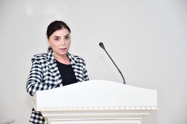Sumqayıtda  “Ulu Öndər Heydər Əliyevin Dövlətçilik ənənələri” mövzusunda dəyirmi masa keçirilib - FOTOLAR