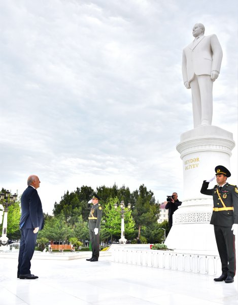 Sumqayıtda Ümummilli Lider Heydər Əliyevin xatirəsi anılıb - FOTOLAR