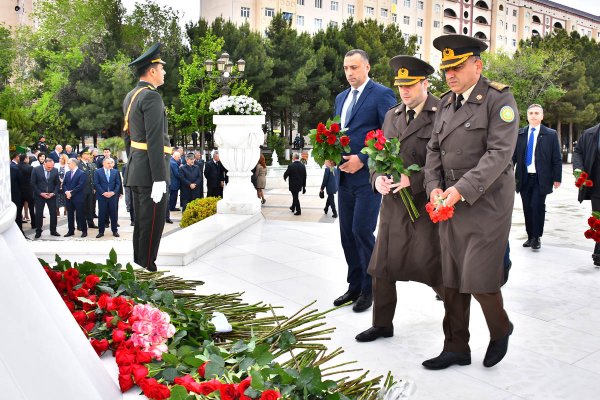 Sumqayıtda Ümummilli Lider Heydər Əliyevin xatirəsi anılıb - FOTOLAR