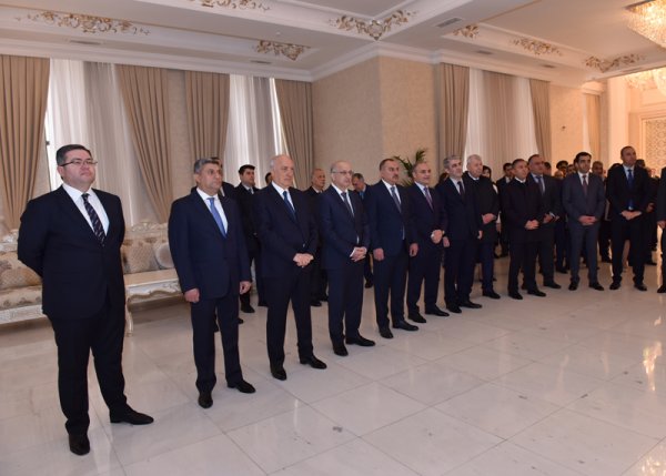 Sumqayıtda Ümummilli Lider Heydər Əliyevin xatirəsi anılıb - FOTOLAR