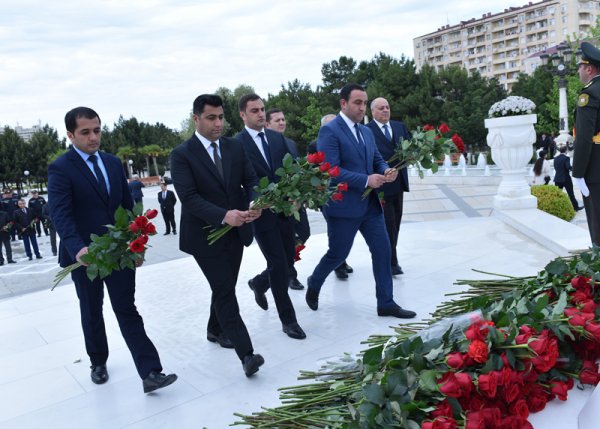 Sumqayıtda Ümummilli Lider Heydər Əliyevin xatirəsi anılıb - FOTOLAR