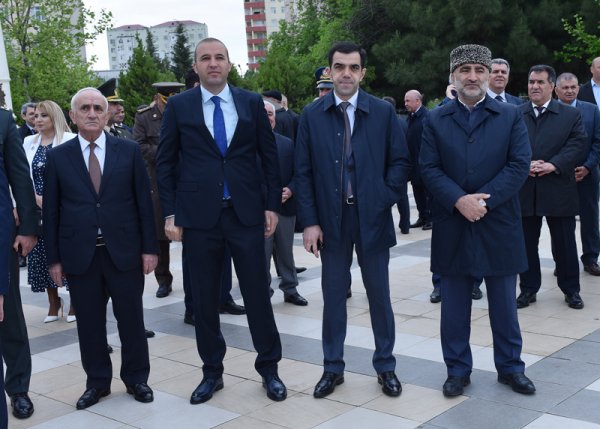 Sumqayıtda Ümummilli Lider Heydər Əliyevin xatirəsi anılıb - FOTOLAR