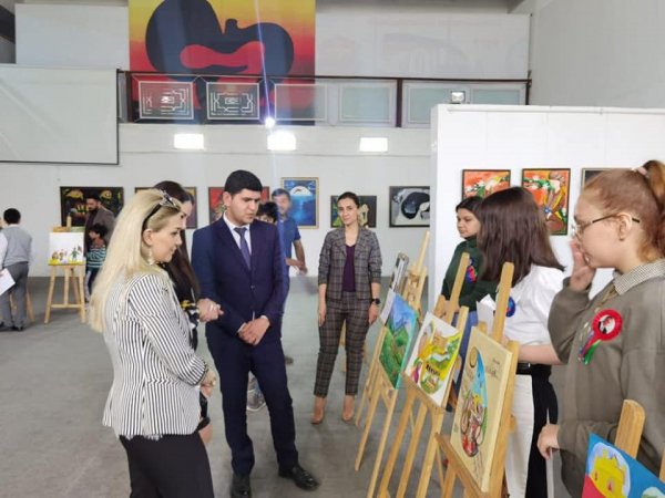 Sumqayıtda “Mən kökümlə bu torpağa bağlıyam” adlı rəsm sərgi-müsabiqəsi keçirilib - FOTO