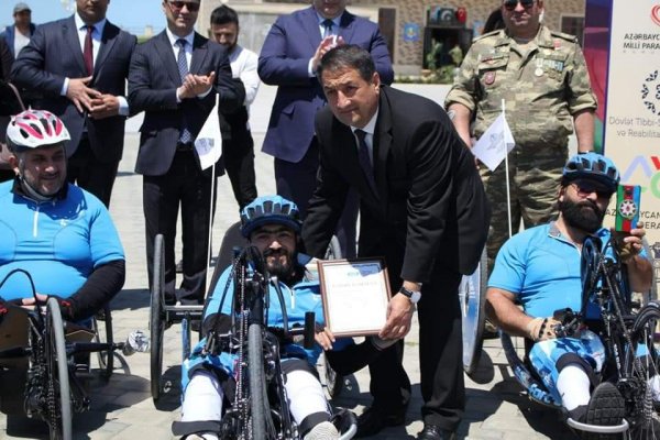 Sumqayıtda inklüziv veloyürüş keçirilib -FOTOLAR