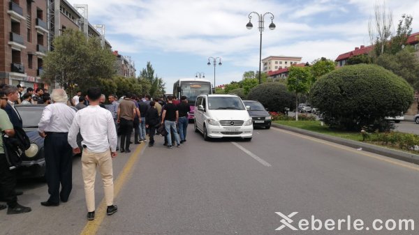 Sumqayıtda "BMW" qadını vurdu - FOTO