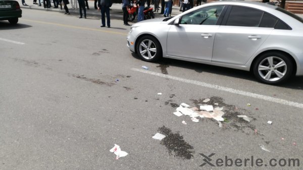 Sumqayıtda "BMW" qadını vurdu - FOTO