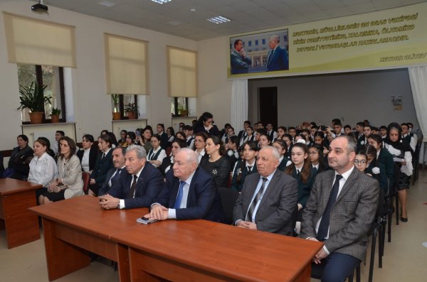 Sumqayıtda Vahid Əzizin Dövlət Mükafatına təqdim edilmiş kitabı müzakirə olundu