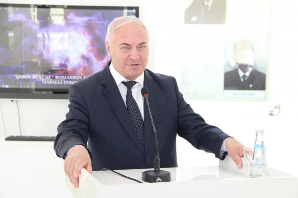 Sumqayıtda  “Qordi düyünü” romanının təqdimat və imza günü keçirilib - FOTOLAR
