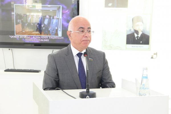 Sumqayıtda  “Qordi düyünü” romanının təqdimat və imza günü keçirilib - FOTOLAR