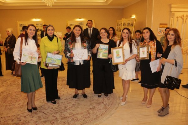 Sumqayıtda xeyriyyə satış-sərgisi: Uşaqları sevgimizlə qoruyaq! - FOTOLAR