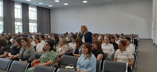 Sumqayıtda məktəbəqədər və ümumtəhsil müəssisələrinin rəhbərləri ilə görüş keçirilib -FOTOLAR