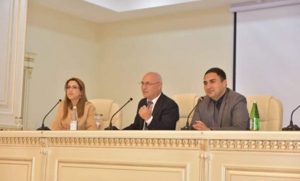 AzMİU-nun nümayəndə heyəti Sumqayıtda abituriyentlərlə görüşüb -FOTOLAR