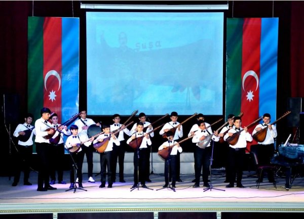 Mehdiabad qəsəbə Uşaq Musiqi Məktəbi "Şuşa ili" çərçivəsində hesabat konserti keçirib Mehdiabad qəsəbə Uşaq Musiqi Məktəbi "Şuşa ili" çərçivəsində hesabat konserti keçirib