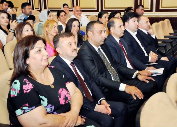Mehdiabad qəsəbə Uşaq Musiqi Məktəbi "Şuşa ili" çərçivəsində hesabat konserti keçirib Mehdiabad qəsəbə Uşaq Musiqi Məktəbi "Şuşa ili" çərçivəsində hesabat konserti keçirib