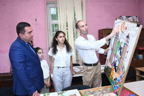 Müşfiq Məmmədli qalib olan rəsm kursunun şagirdləri ilə görüşüb - FOTOLAR