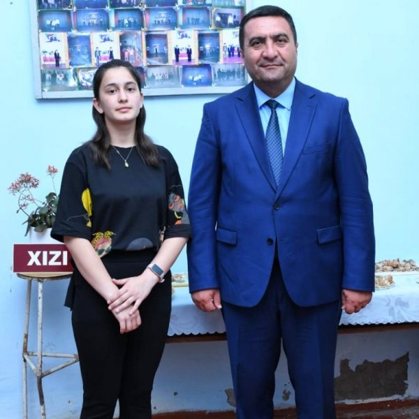 Müşfiq Məmmədli qalib olan rəsm kursunun şagirdləri ilə görüşüb - FOTOLAR