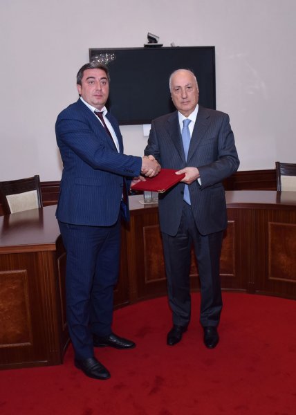 Sumqayıtda dövlət qulluqçuları təltif edilib - FOTOLAR