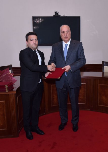 Sumqayıtda dövlət qulluqçuları təltif edilib - FOTOLAR