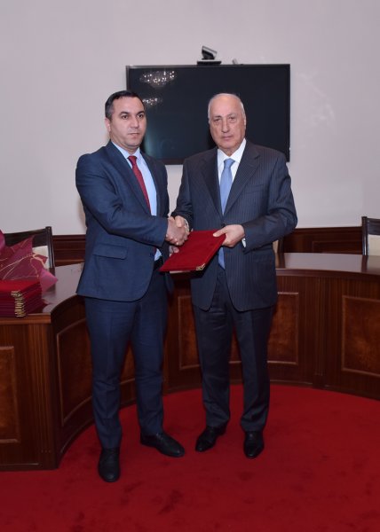 Sumqayıtda dövlət qulluqçuları təltif edilib - FOTOLAR