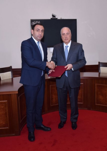 Sumqayıtda dövlət qulluqçuları təltif edilib - FOTOLAR