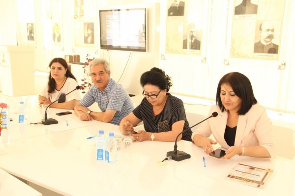 Özbək şairləri Sumqayıtda - FOTOLAR Özbək şairləri Sumqayıtda - FOTOLAR