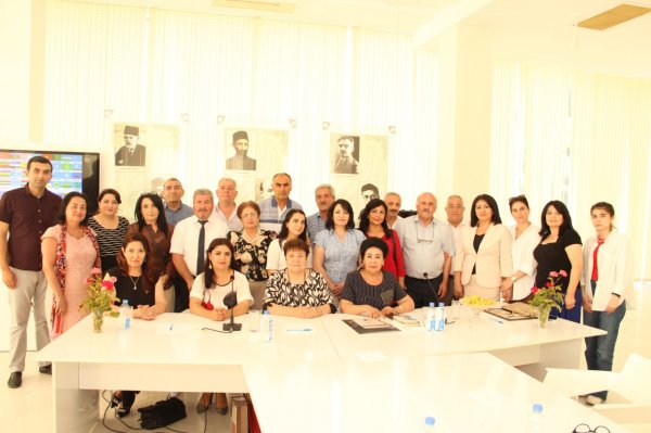 Özbək şairləri Sumqayıtda - FOTOLAR Özbək şairləri Sumqayıtda - FOTOLAR