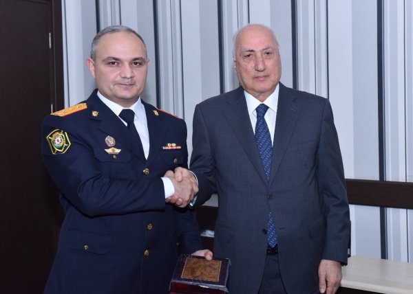 Sumqayıtı icra başçısı polisləri təbrik edib - FOTO