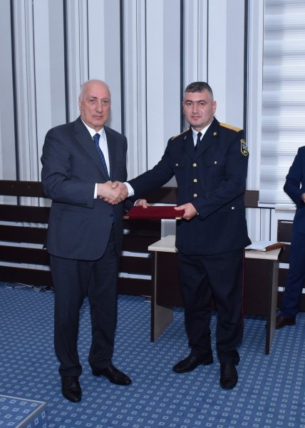 Sumqayıtı icra başçısı polisləri təbrik edib - FOTO